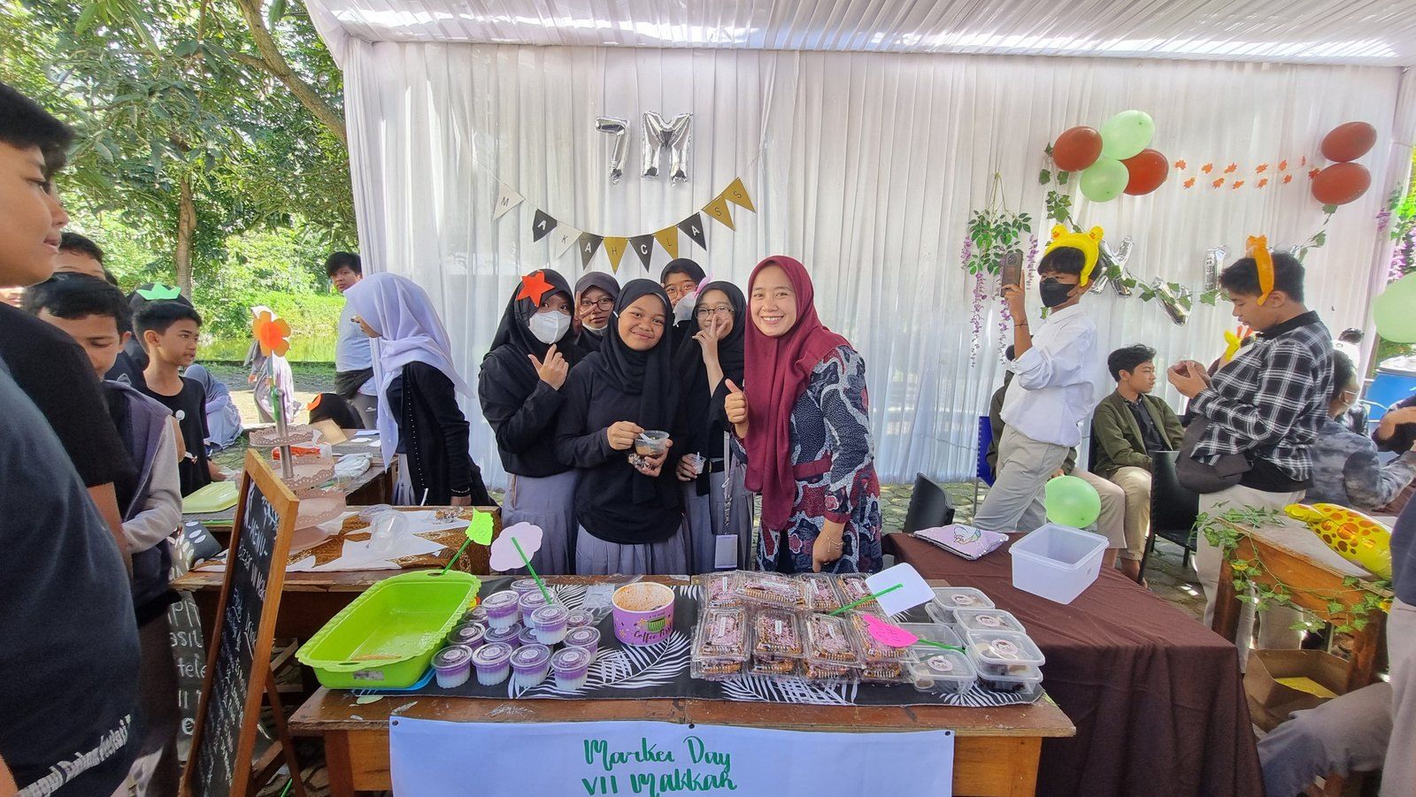 Stan siswa dalam kegiatan market day.